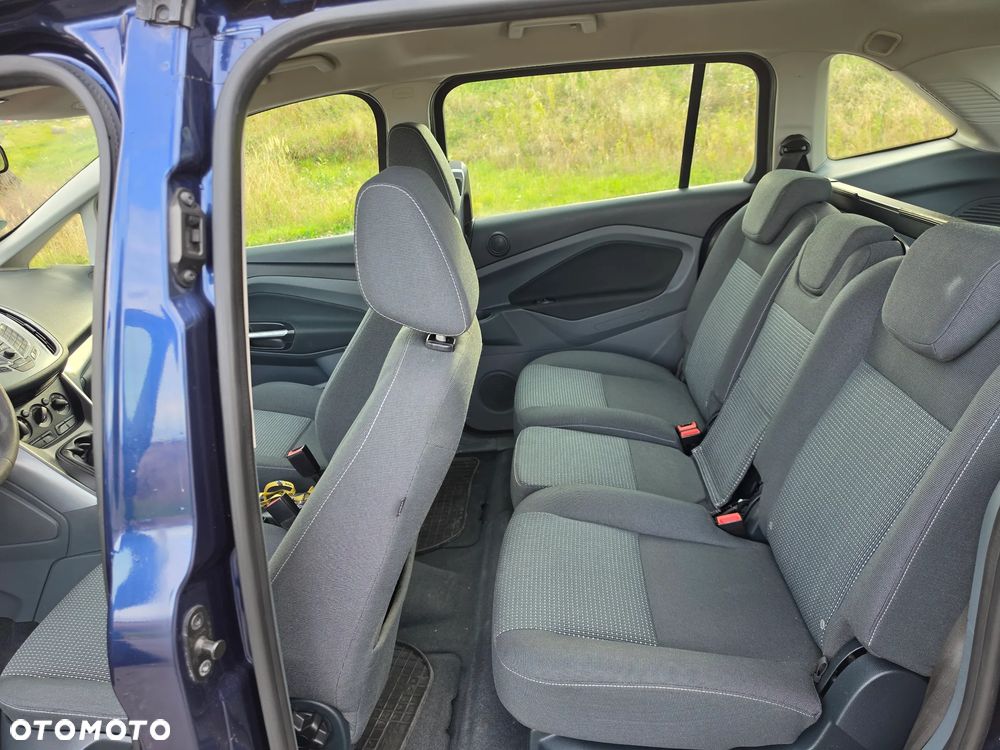 Ford Grand C-MAX - 12