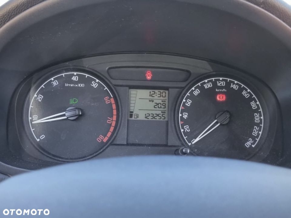 Skoda Fabia 1.4 16V Joy - 13