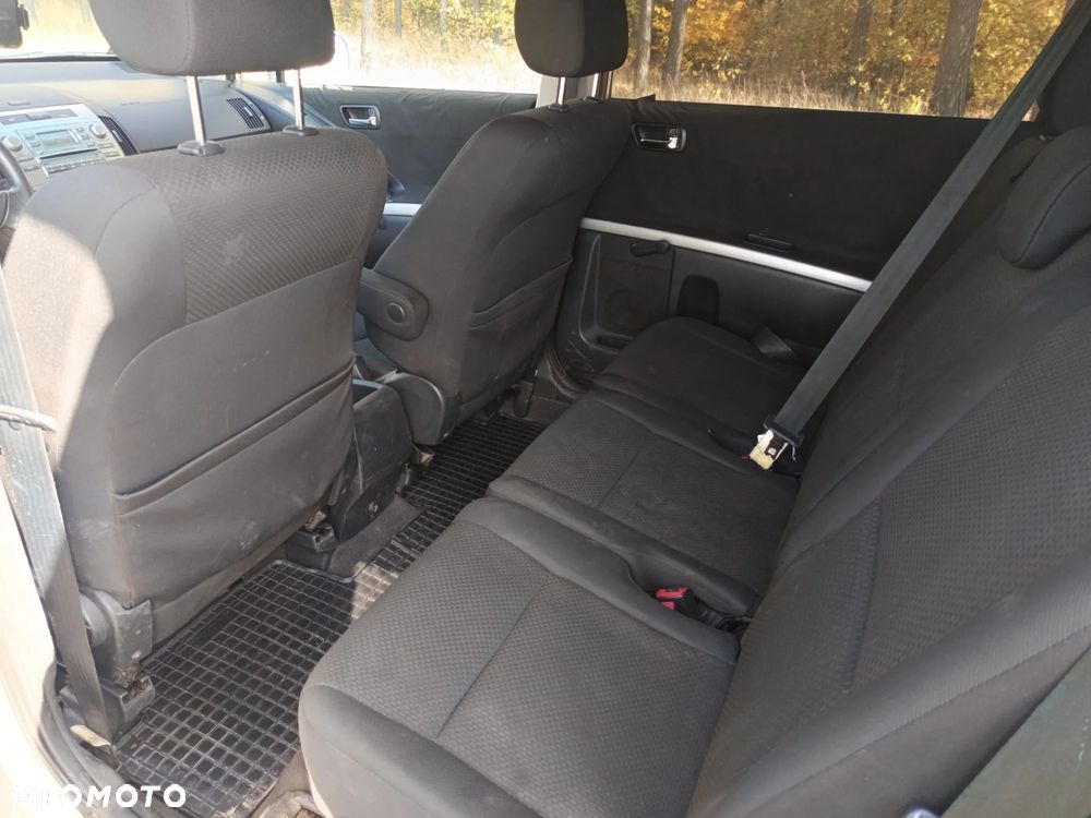 Toyota Corolla Verso - 17
