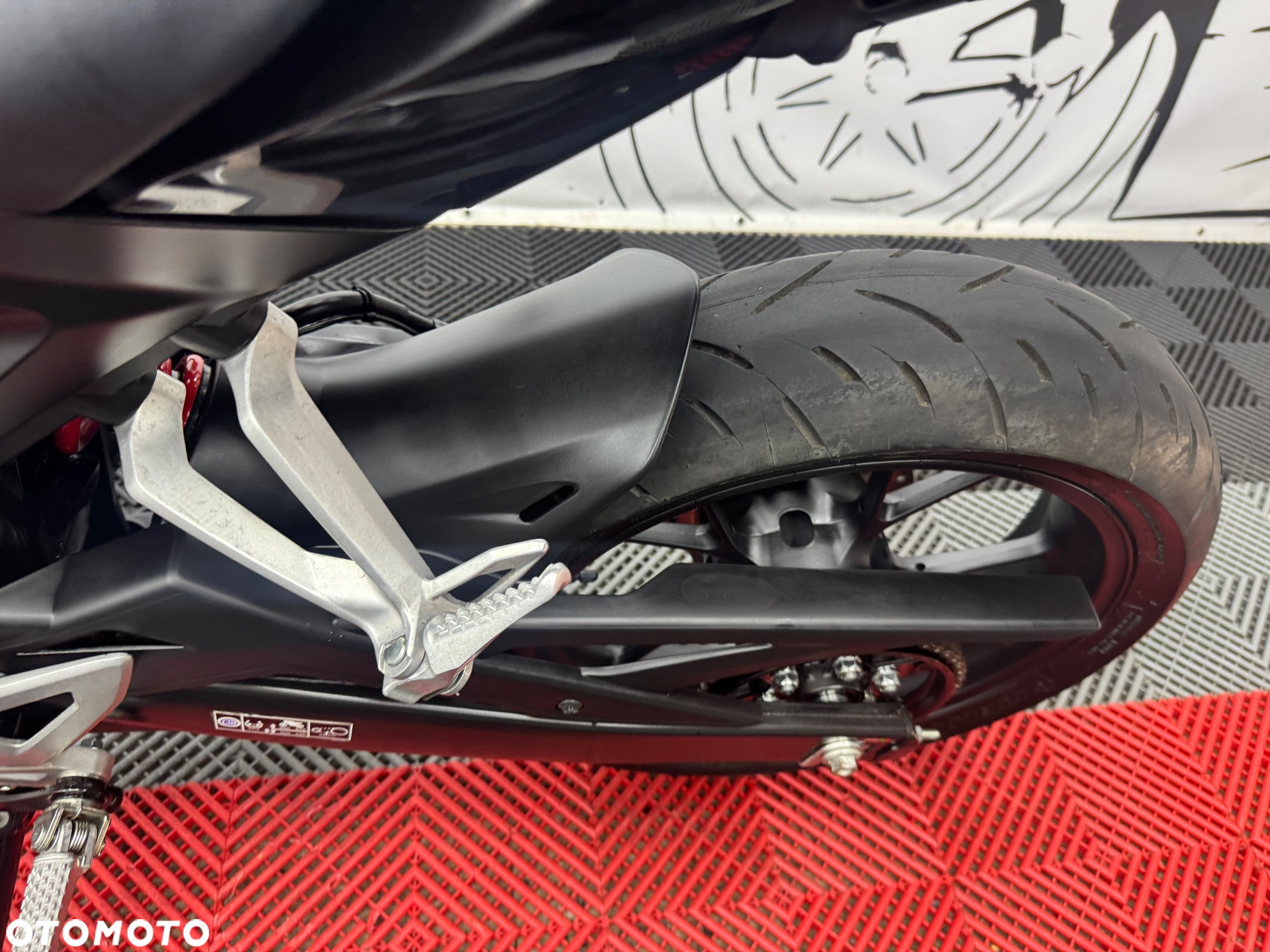 Honda CB - 16