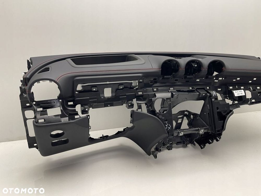 DESKA ROZDZIELCZA KONSOLA MERCEDES GLC 254 W254 X254 AMG CZERWONA NIĆ SKÓRA - 2