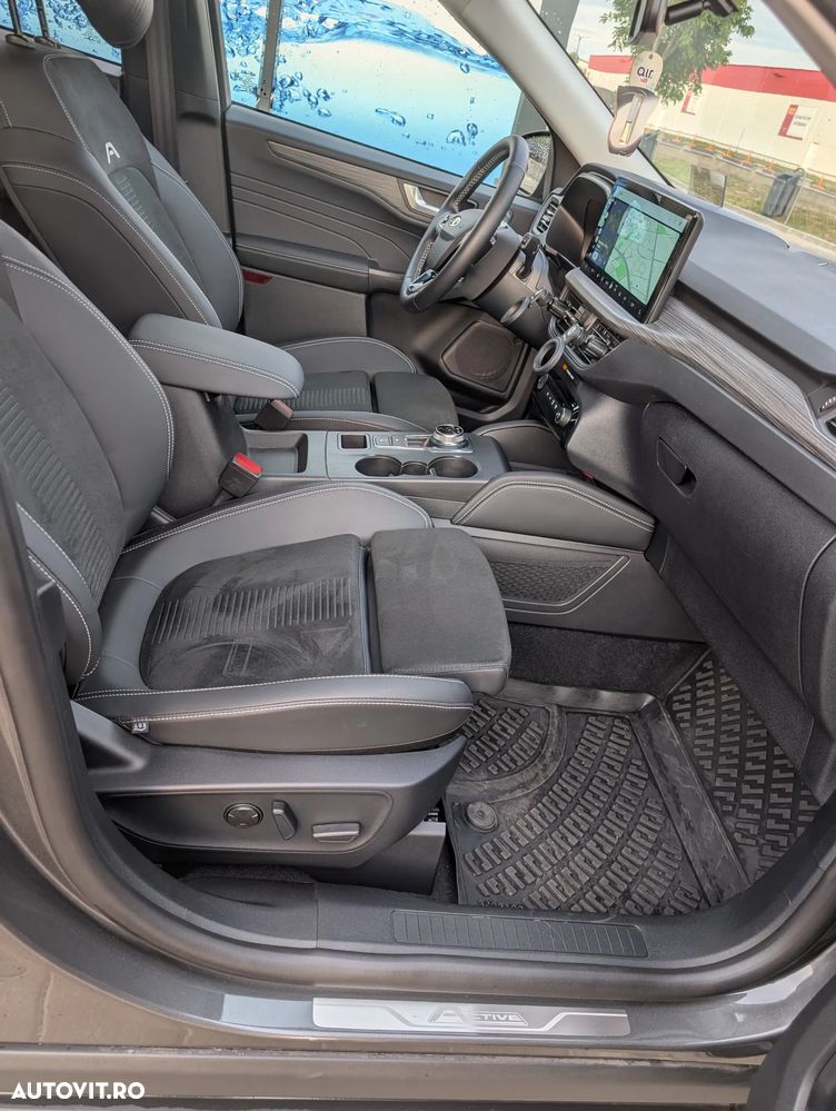 Ford Kuga - 12