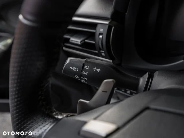 Lexus IS 200t / 300 F Sport - 19