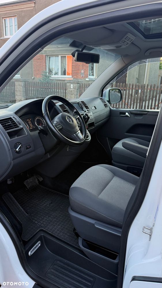 Volkswagen Multivan - 28