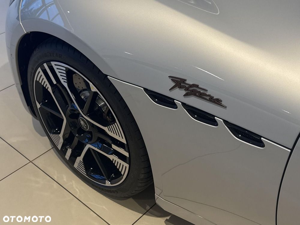 Maserati GranCabrio - 16