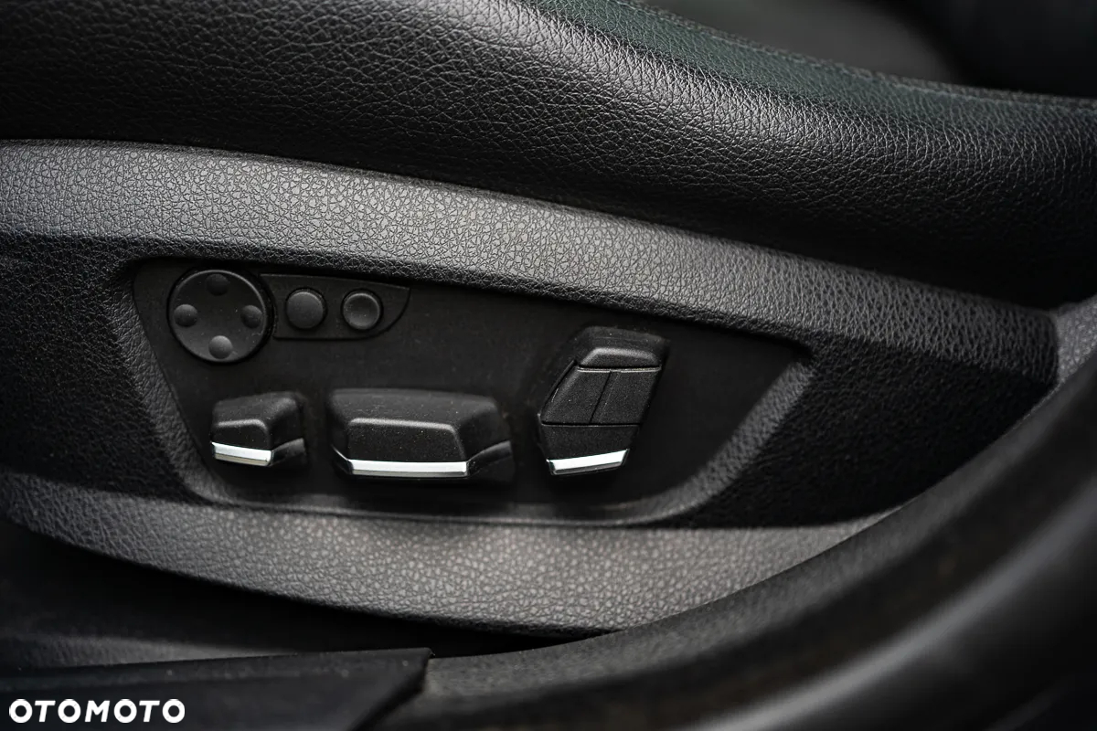 BMW Seria 5 525d Touring Sport-Aut - 20