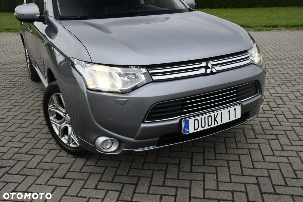 Mitsubishi Outlander - 4