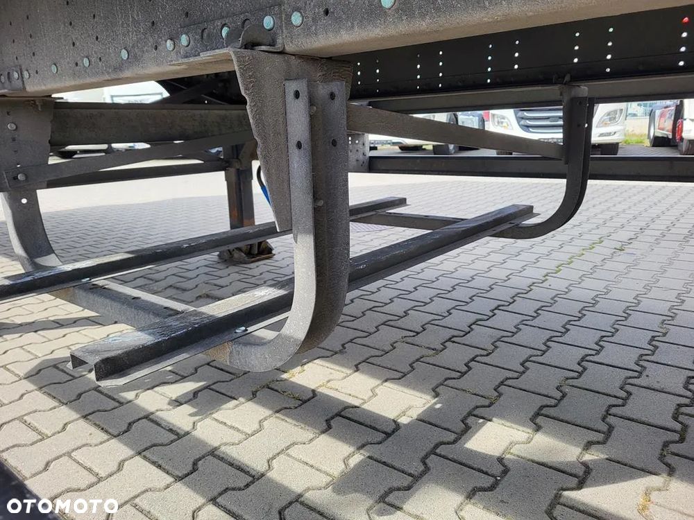 Schmitz Cargobull SCB S3T - 12