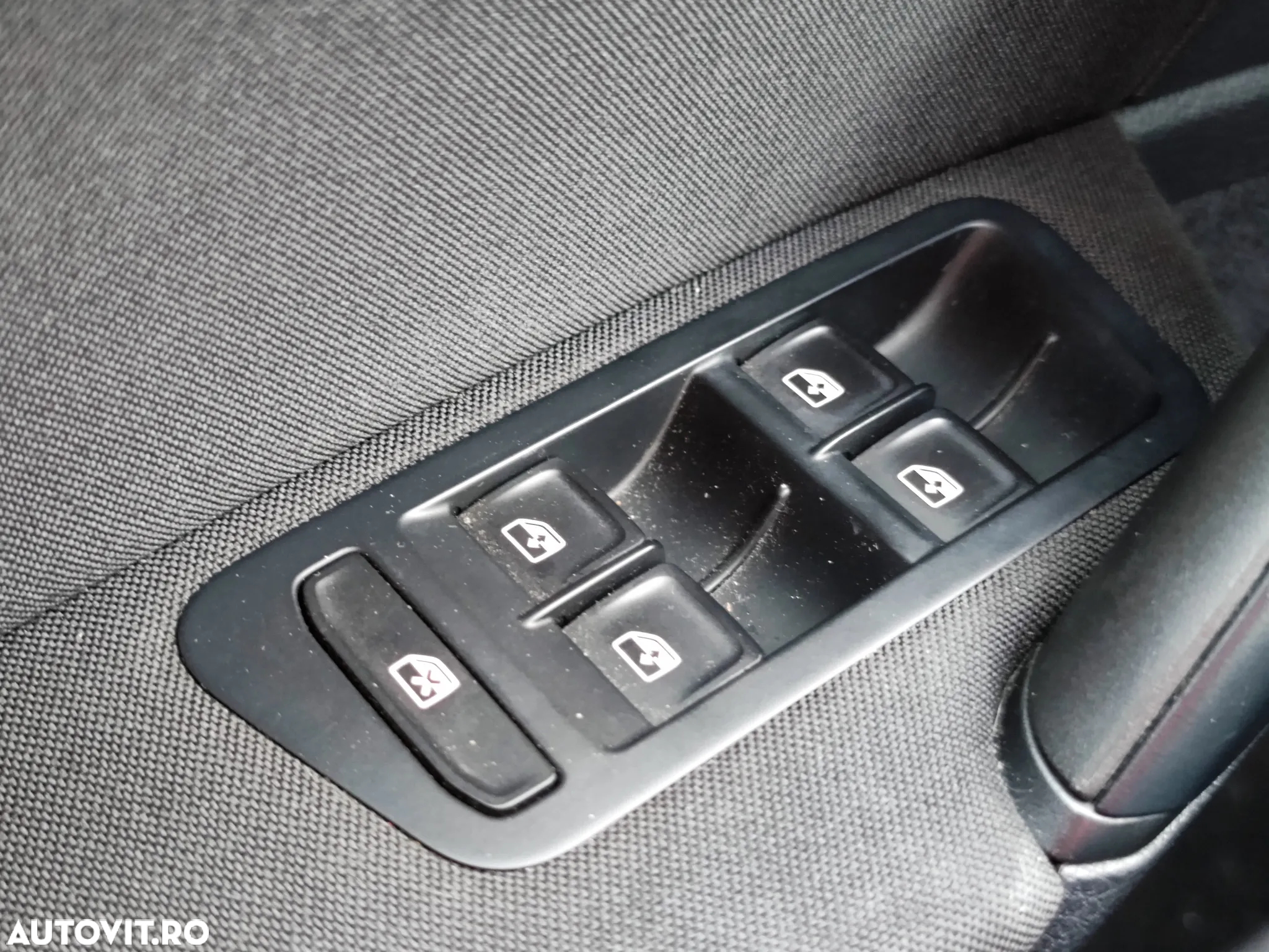 Volkswagen Golf - 14