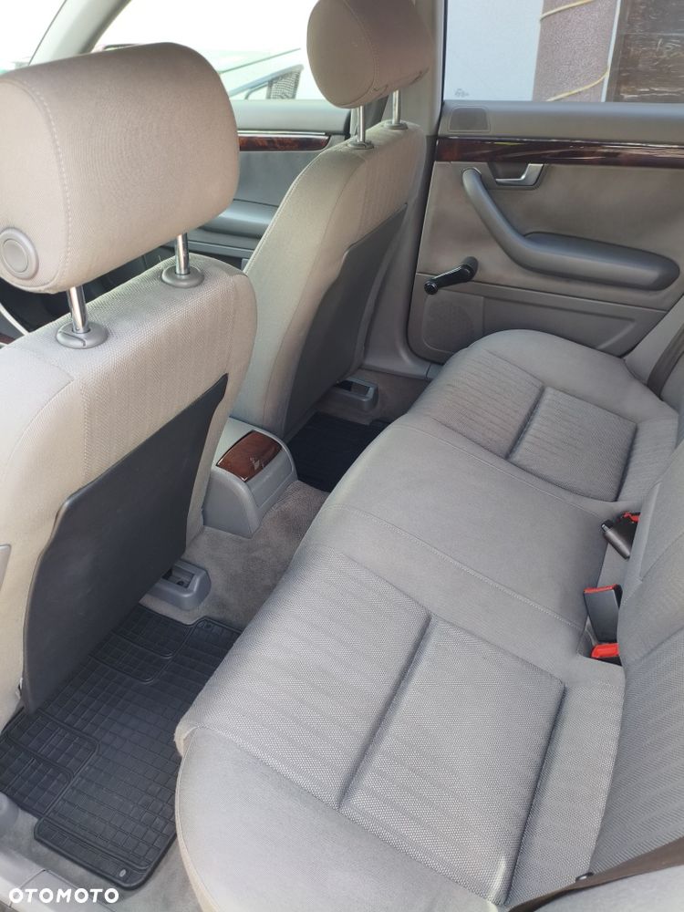 Audi A4 Limousine - 5