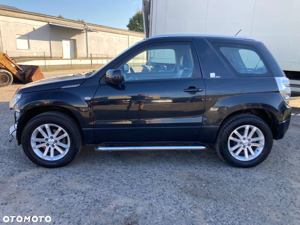 Suzuki Grand Vitara 1.6 Black&White - 1