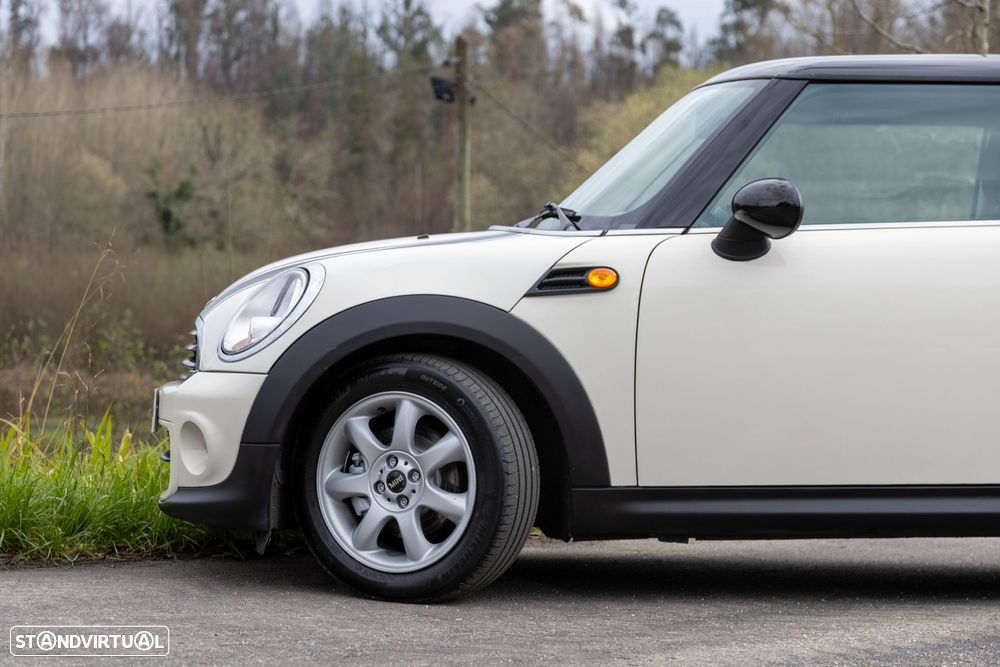 MINI 3 Portas One D - 14