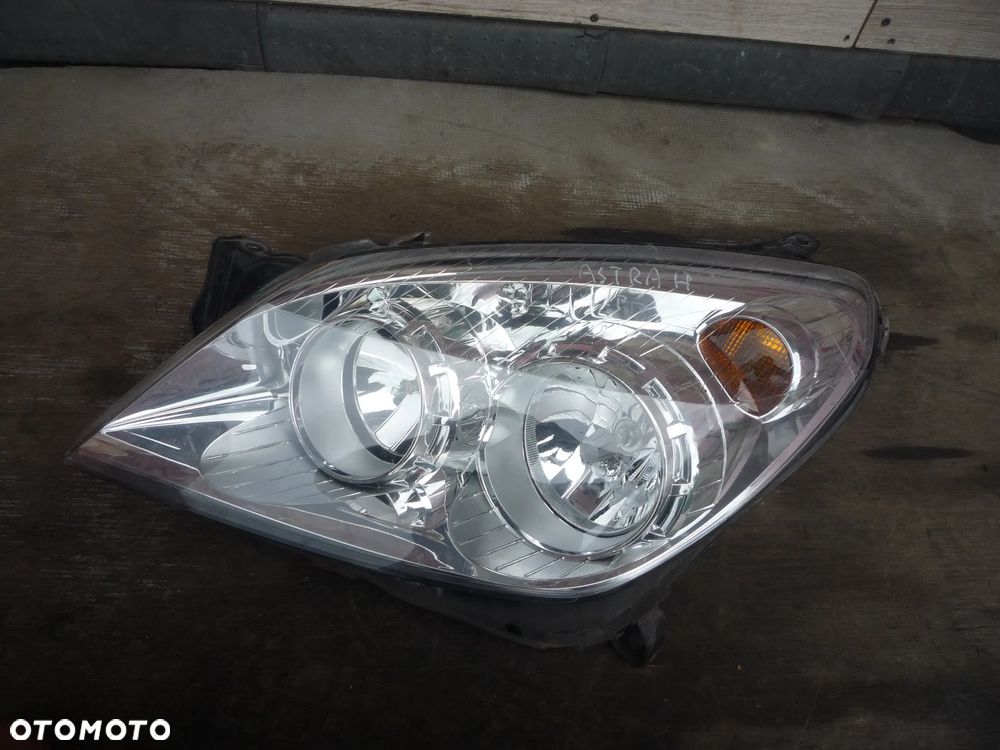 OPEL ASTRA H LAMPA PRZEDNIA LEWA LUB PRAWA - 9