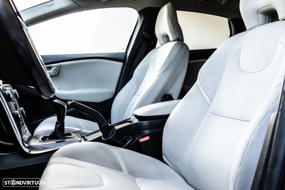 Volvo V40 1.6 D2 Momentum - 30