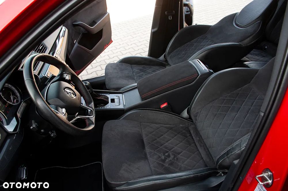 Skoda Superb 2.0 TDI 4x4 DSG Sportline - 35