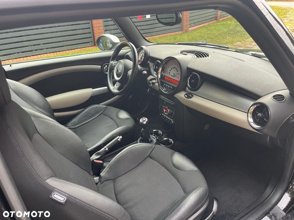 MINI Cooper Standard - 13