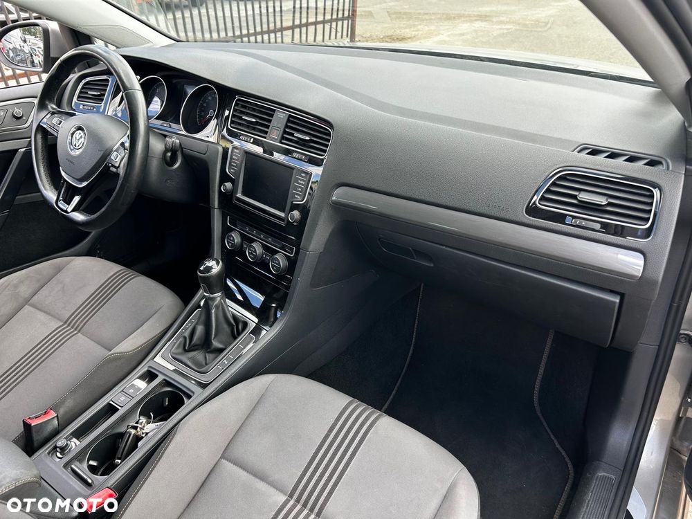 Volkswagen Golf 1.6 TDI BlueMotion Comfortline - 15