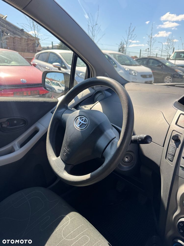 Toyota Yaris 1.0 Luna A/C - 20