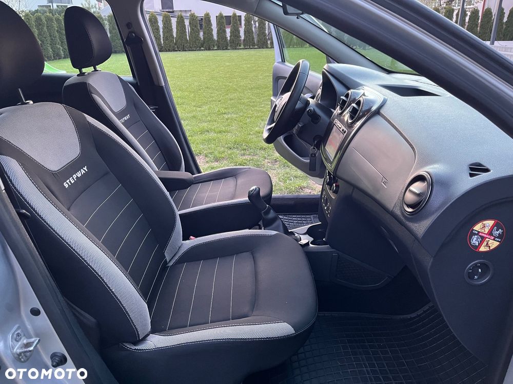 Dacia Sandero TCe 90 Laureate - 12