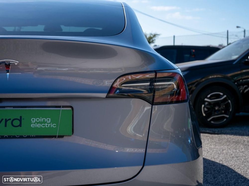 Tesla Model Y Standard - 13