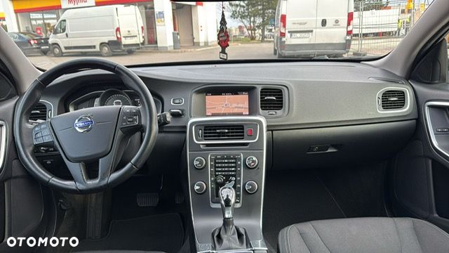 Volvo V60 D3 Geartronic Momentum - 32