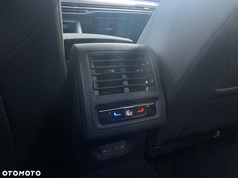 Volkswagen Golf Variant - 23