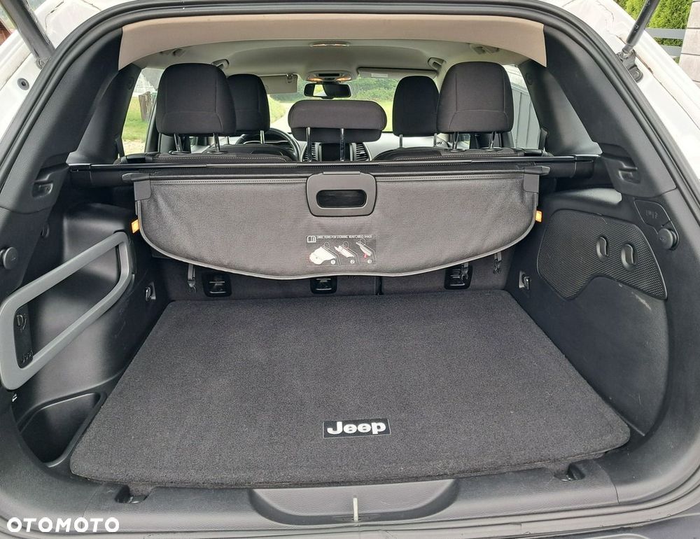 Jeep Cherokee - 27