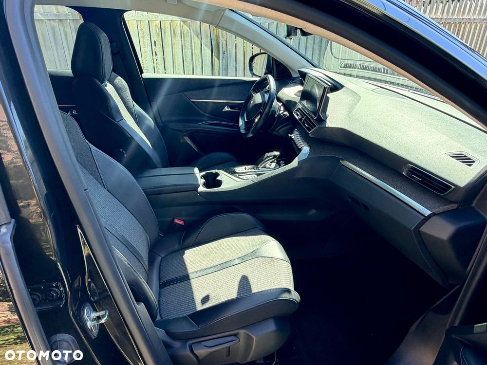 Peugeot 3008 1.6 PureTech Hybrid PHEV Allure Pack S&S EAT8 - 11