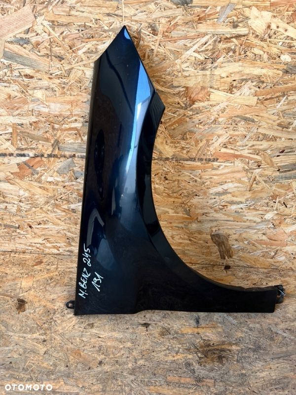 BŁOTNIK prawy MERCEDES B-KLASA W245 LIFT Kod lakieru: 191 - 2