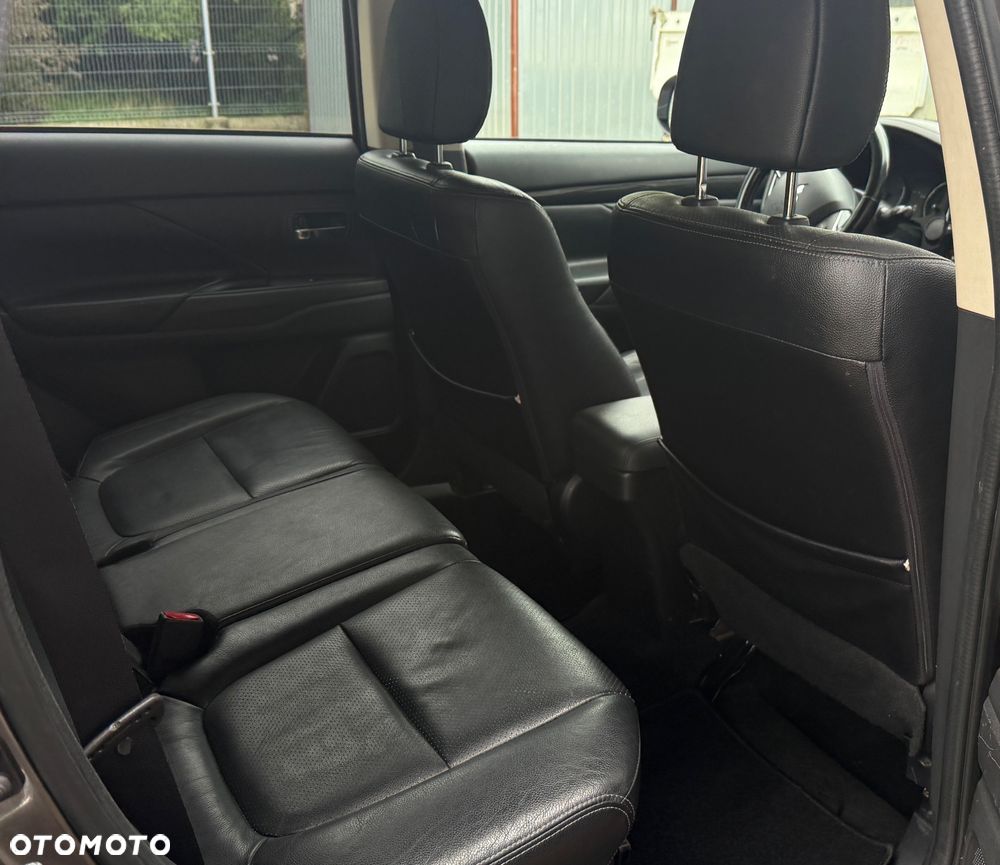Mitsubishi Outlander 2.2 DID Instyle Navi - 15