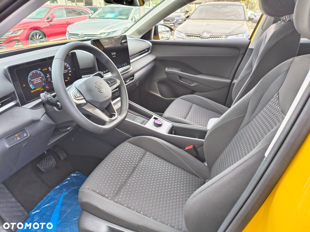 Volkswagen T-Roc - 17