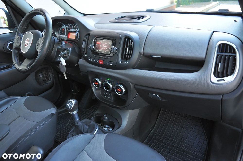 Fiat 500L 1.4 T-Jet 16V Lounge - 30