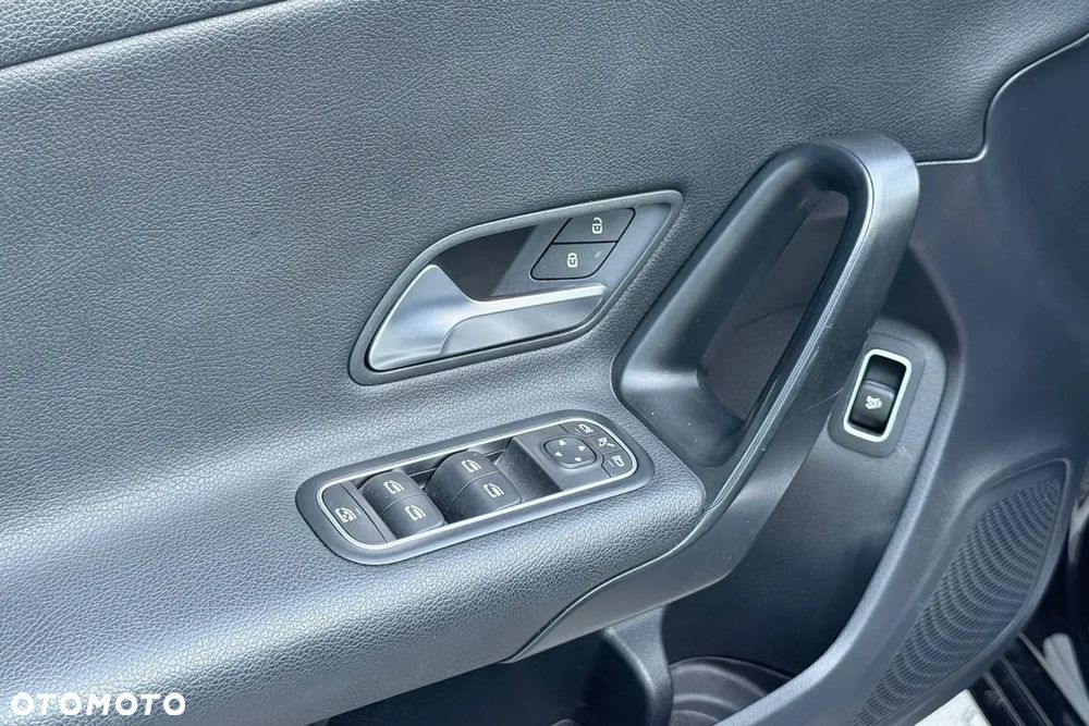 Mercedes-Benz Klasa A 220 4-Matic AMG Line - 24