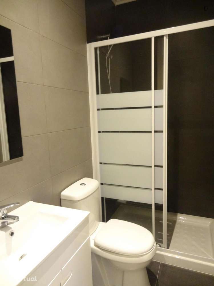 Quarto - localizado em Penha de França Lisbon - Grande imagem: 5/8