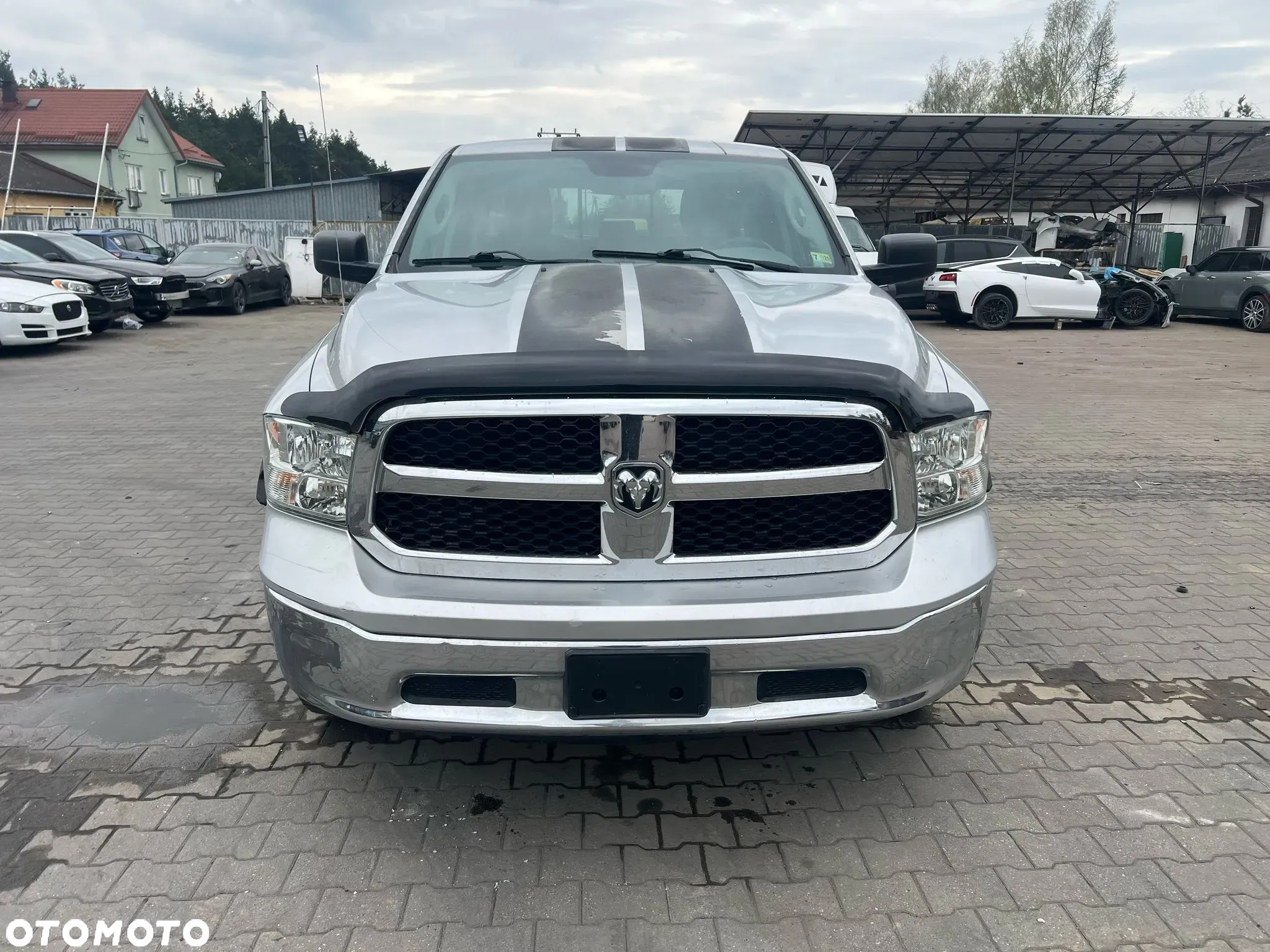 RAM 1500 5.7 Crew Cab Laramie - 9