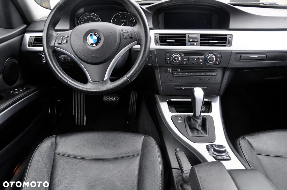 BMW Seria 3 318i Edition Sport - 9