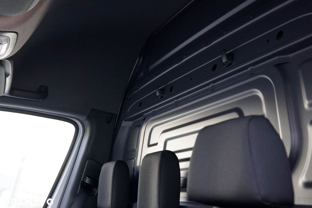 Mercedes-Benz Sprinter - 18