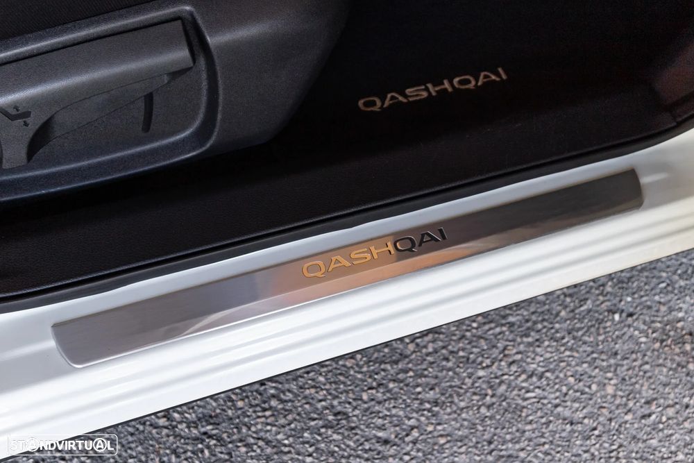 Nissan Qashqai 1.3 DIG-T N-Connecta J18 - 24