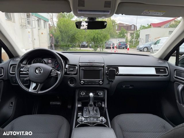 Volkswagen Touareg 3.0 V6 TDI BMT - 9