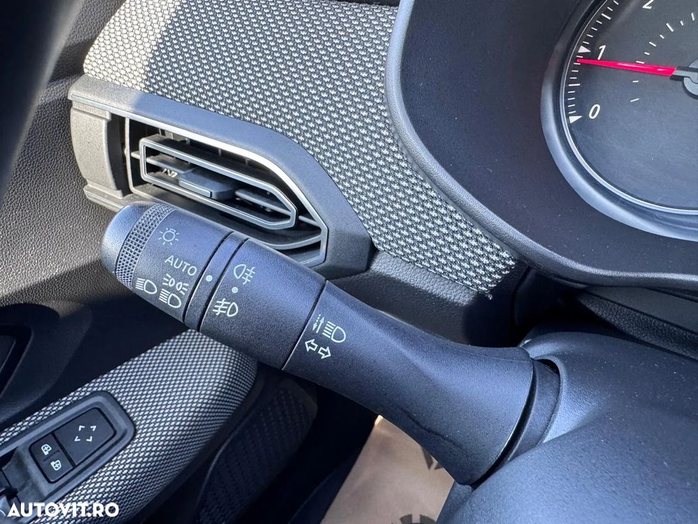 Dacia Logan TCe 90 Essential - 21