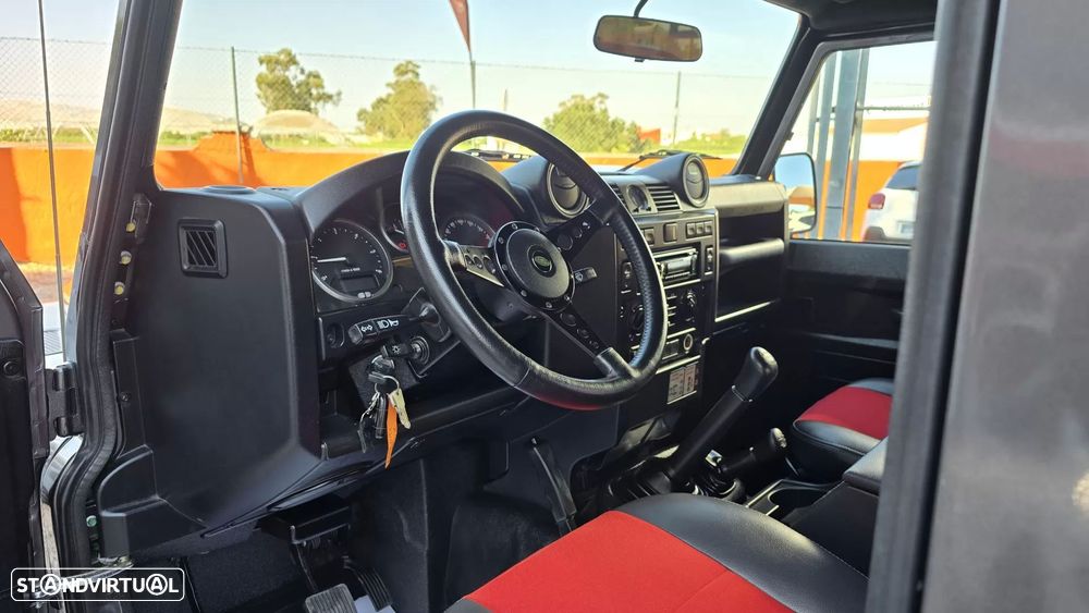 Land Rover Defender 90 SW 2.2 CRD E - 20