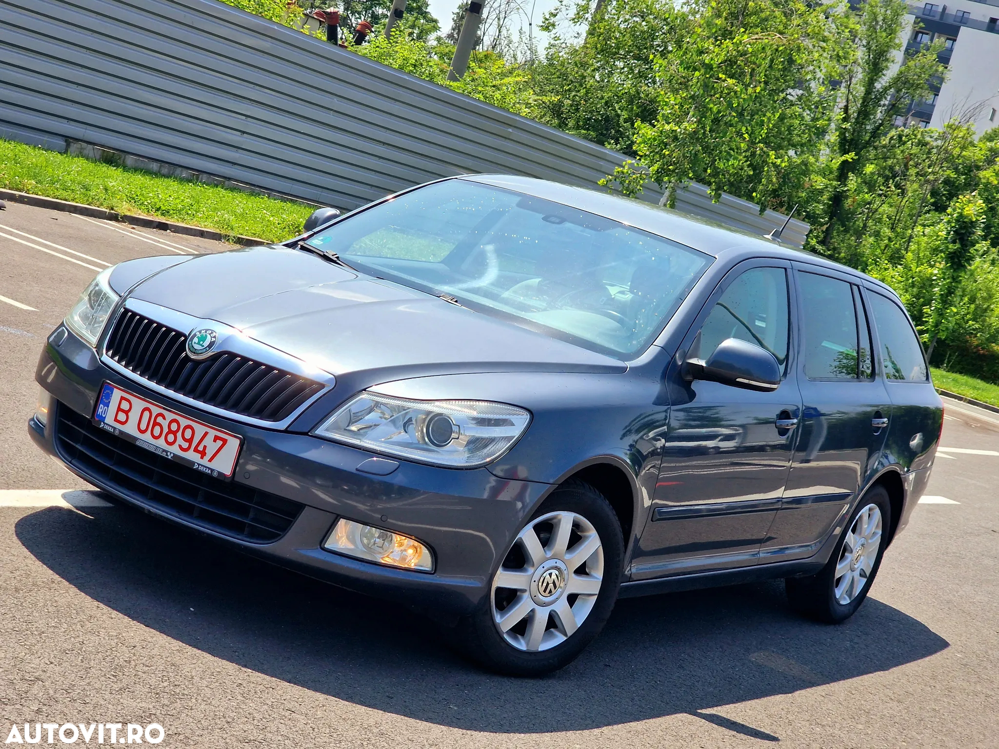 Skoda Octavia 1.6 TDI DPF DSG Elegance - 6