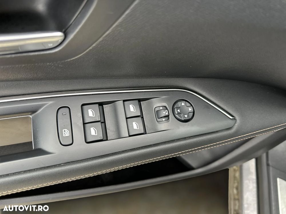 Peugeot 3008 PHEV EAT8 4X4 GT Pack - 15