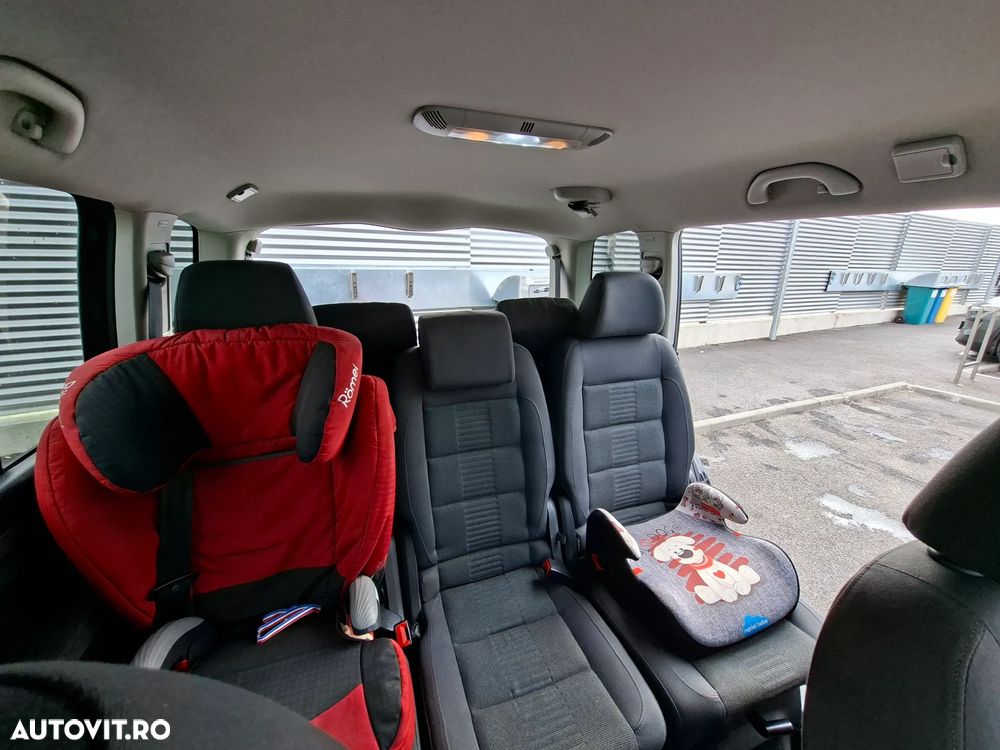 Volkswagen Touran 2.0 TDI DPF DSG Highline - 27