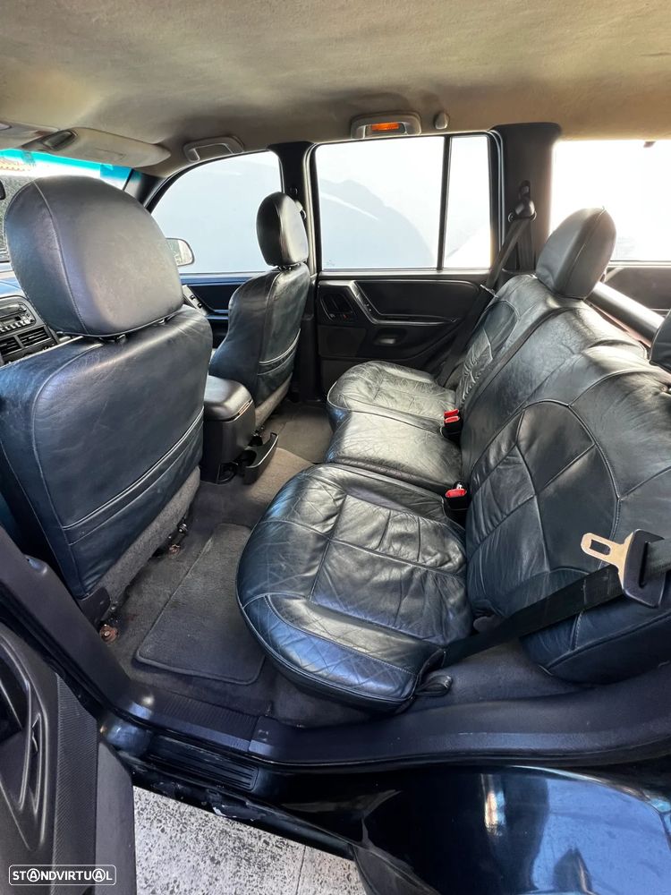 Jeep Grand Cherokee 3.1 TD Laredo - 13