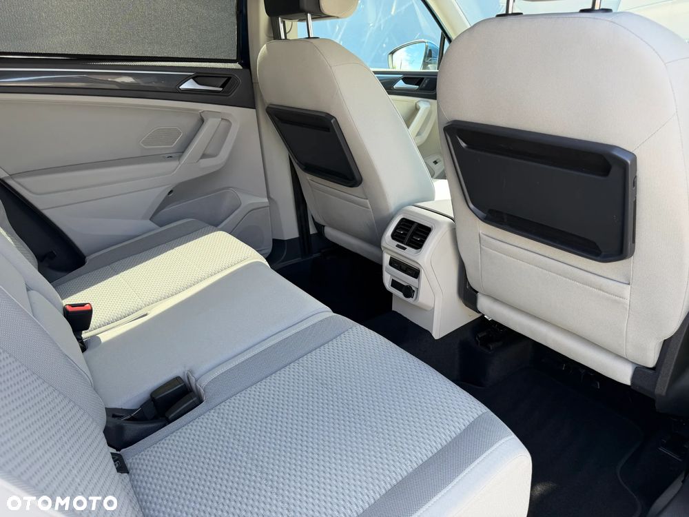 Volkswagen Tiguan Allspace 2.0 TDI SCR Comfortline - 24
