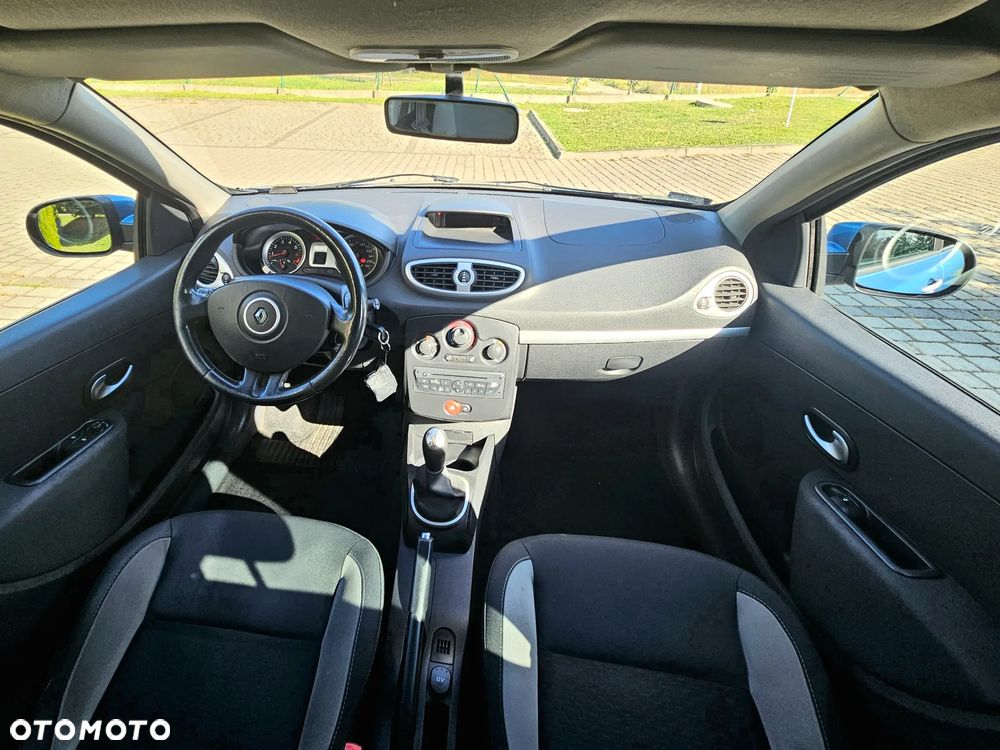 Renault Clio 1.2 16V Alize - 16