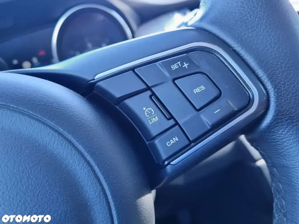 Jaguar E-Pace - 21