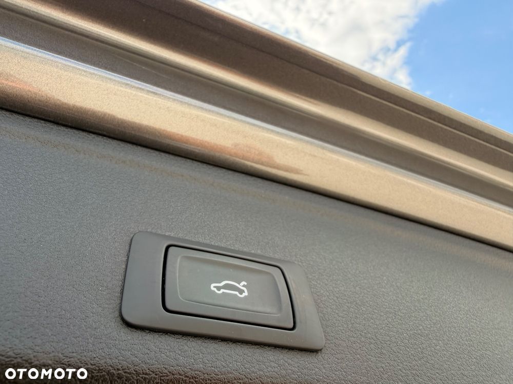 Audi A4 Avant 40 TFSI S tronic S line - 23