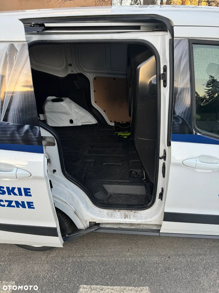 Ford Transit Courier - 8